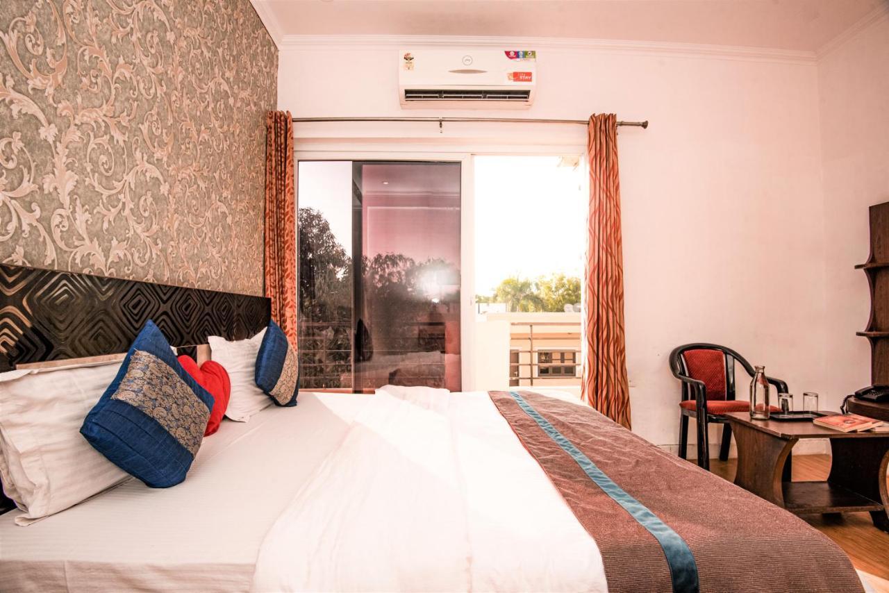Instay - 46 Gurgaon Exterior photo